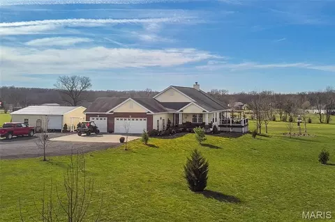 12 Riverside Ct, Troy, MO 63379