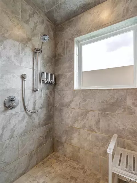 Bath - 96 High Trl, Eureka, MO 63025 photo 5 of 9