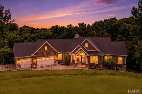 331 Woodlawn Terrace Ct, Ballwin, MO 63021