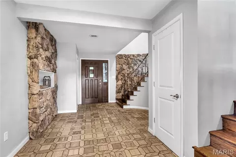 Entry Way - 2850 Meyer Rd, Festus, MO 63028 photo 2 of 3