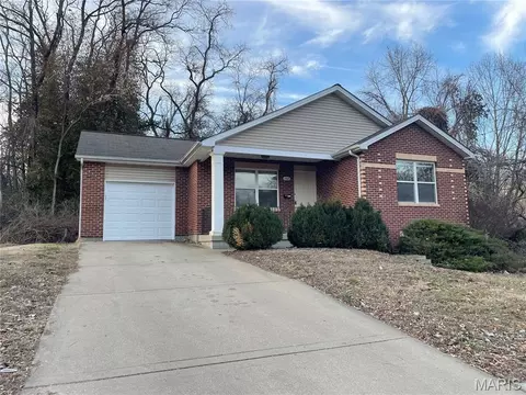 1418 Fletcher St, Alton, IL 62002