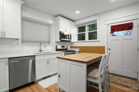 Kitchen - 3953 Eiler St, Saint Louis, MO 63116 photo 5 of 5