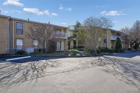 444 N Clay Ave #2H, Saint Louis, MO 63122
