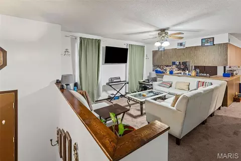 Living - 2006 Maple Tree Ln, Sauget, IL 62206 photo 1 of 4