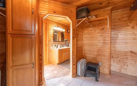 Entry Way - 6246 W Highway 32, Salem, MO 65560 photo 1 of 7