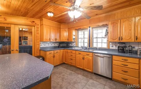 Kitchen - 6246 W Highway 32, Salem, MO 65560 photo 1 of 2
