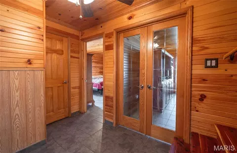 Entry Way - 6246 W Highway 32, Salem, MO 65560 photo 2 of 7