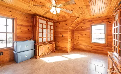 Bedroom - 6246 W Highway 32, Salem, MO 65560 photo 5 of 7