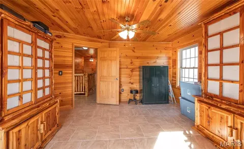 Entry Way - 6246 W Highway 32, Salem, MO 65560 photo 6 of 7