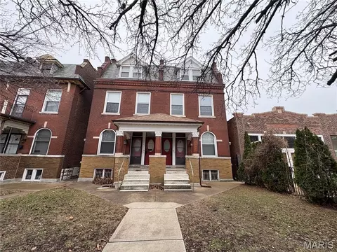 1850 Russell Blvd, Saint Louis, MO 63104