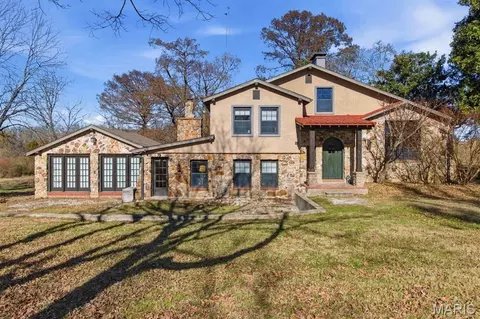 335 Westwood Dr, Houston, MO 65483