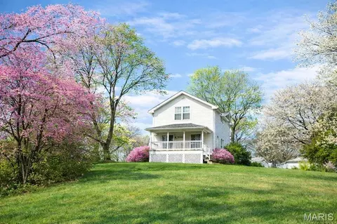 397 Whispering Forest Ln, Pacific, MO 63069