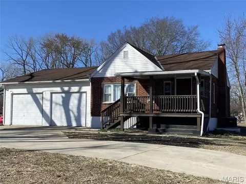 4261 Revelle Ln, Granite City, IL 62040