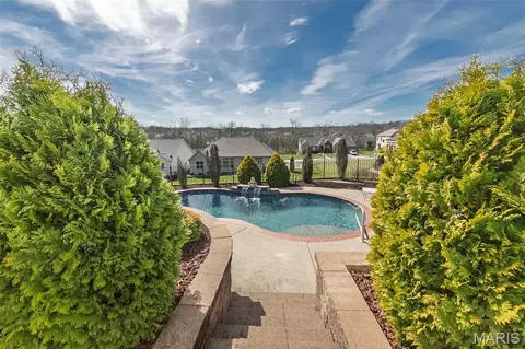 1105 Timberline Ct, Wentzville, MO 63385
