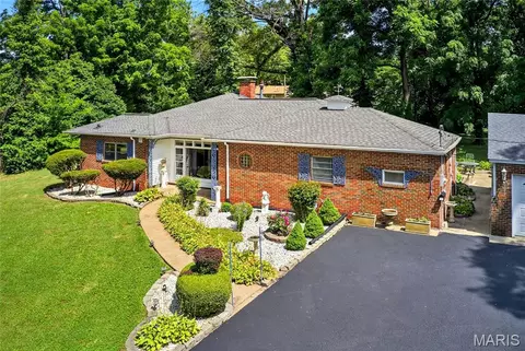 351 N 66th St, Belleville, IL 62223