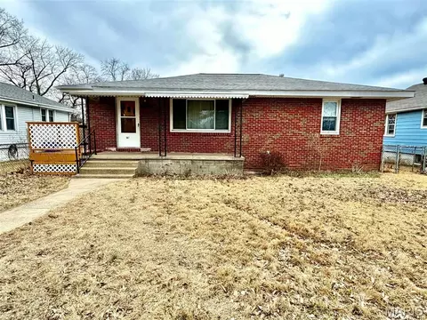 367 Elble Ave, Wood River, IL 62095