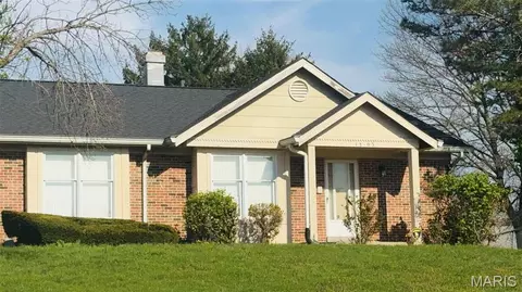 12303 White Cap Ln, Florissant, MO 63033