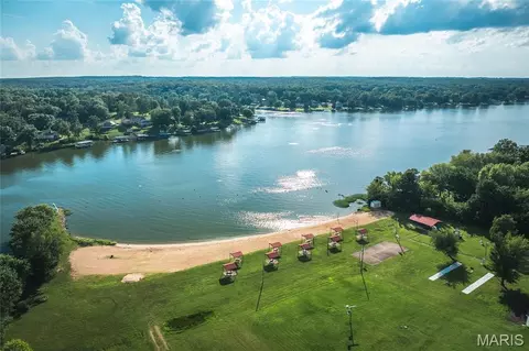 2449 Sanchez Dr, Cuba, MO 65453