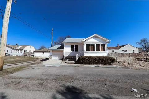 2801 Ralph St, Granite City, IL 62040