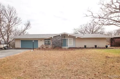 612 Crestview Dr, Sullivan, MO 63080