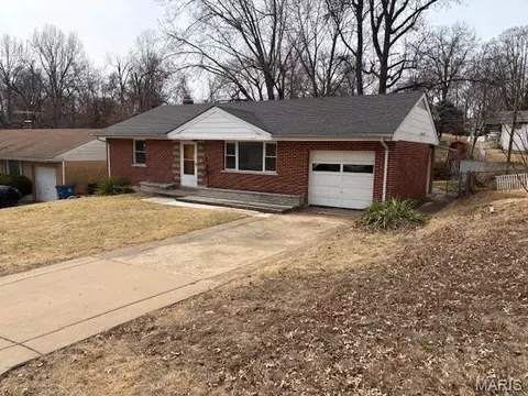 4723 N Hills Ln, Cool Valley, MO 63121