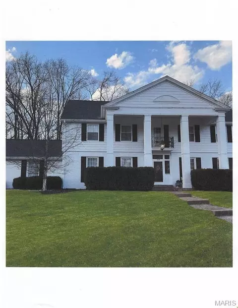 15129 Chamisal Dr, Chesterfield, MO 63017