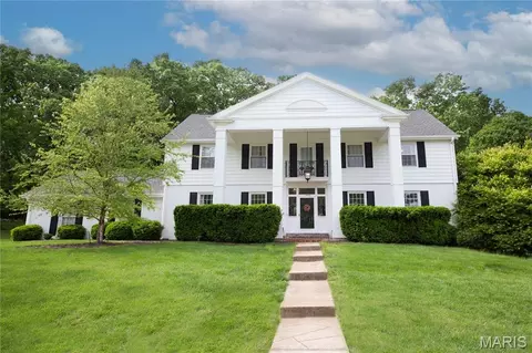 15129 Chamisal Dr, Chesterfield, MO 63017