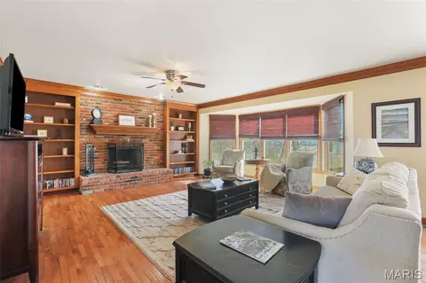 Living - 6 River Bluff Ct, Augusta, MO 63332 photo 1 of 4