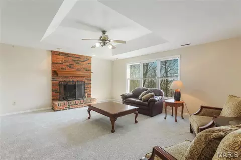 Living - 6 River Bluff Ct, Augusta, MO 63332 photo 3 of 4