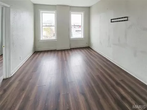 Living - 4614 S Compton Ave, Saint Louis, MO 63111 photo 1 of 2