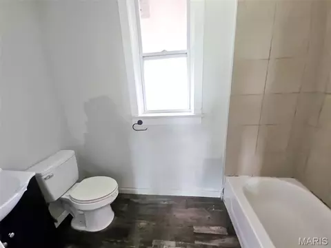 Bath - 4614 S Compton Ave, Saint Louis, MO 63111 photo 3 of 3