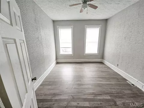 Bedroom - 4614 S Compton Ave, Saint Louis, MO 63111 photo 3 of 6