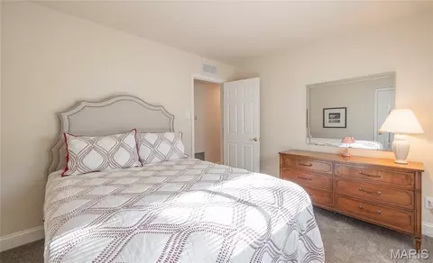Bedroom - 749 Squaw Rd, Cuba, MO 65453 photo 4 of 8