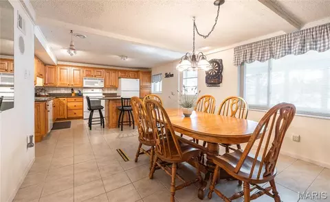 Dining - 749 Squaw Rd, Cuba, MO 65453 photo 3 of 3
