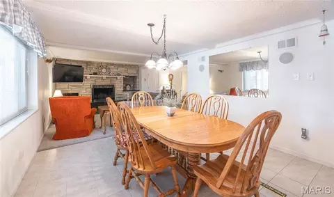Dining - 749 Squaw Rd, Cuba, MO 65453 photo 1 of 3