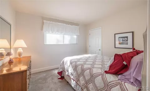 Bedroom - 749 Squaw Rd, Cuba, MO 65453 photo 3 of 8