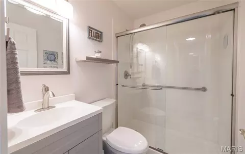 Bath - 749 Squaw Rd, Cuba, MO 65453 photo 1 of 2
