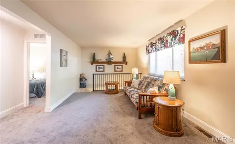 Entry Way - 749 Squaw Rd, Cuba, MO 65453 photo 1 of 2