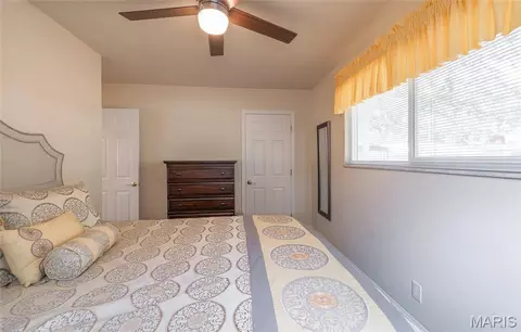 Bedroom - 749 Squaw Rd, Cuba, MO 65453 photo 8 of 8