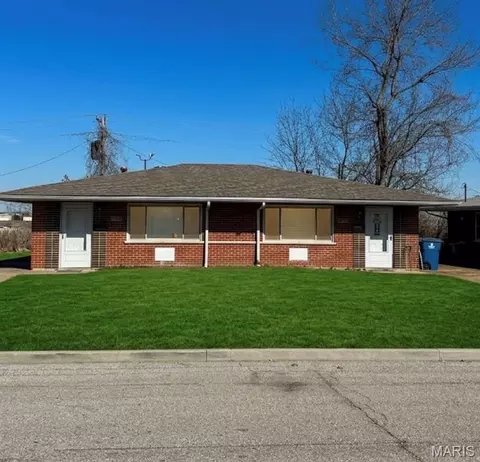 9743 Treadway Ln, Saint Louis, MO 63134