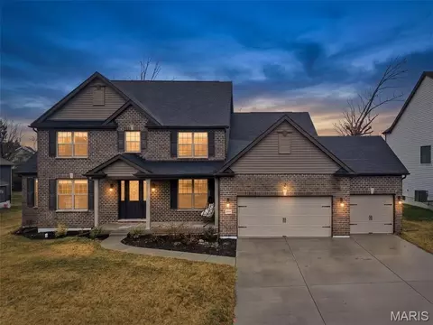 209 Haver Hill Dr, Lake Saint Louis, MO 63367