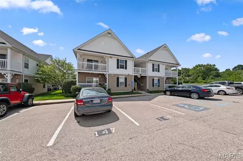 147 Brandy Mill Cir #B, High Ridge, MO 63049