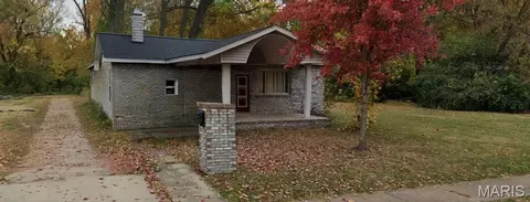 726 N 61st St, East St Louis, IL 62203