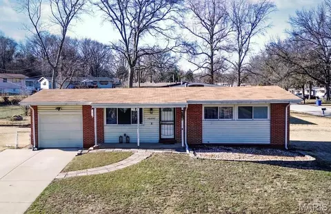 10257 Dacey Dr, Saint Louis, MO 63136