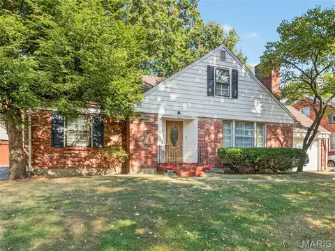 7419 Woodland Way, Pasadena Hills, MO 63121