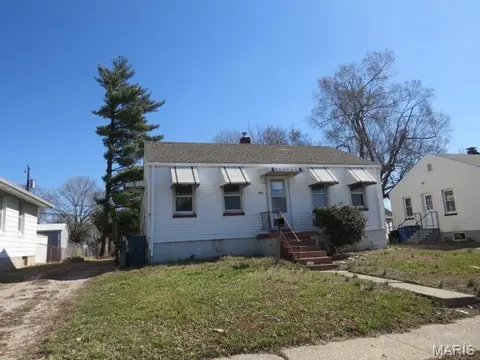 128 Bonds Ave, East Alton, IL 62024