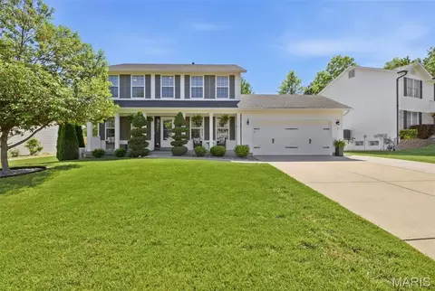 1009 Treeshade Dr, Saint Peters, MO 63376