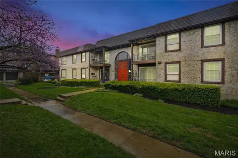 11921 Villa Dorado Dr #A, Saint Louis, MO 63146