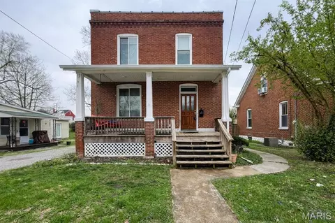 28 S 11th St, Belleville, IL 62220