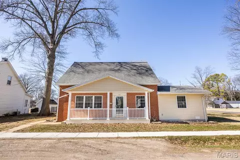 321 N John St, Mascoutah, IL 62258